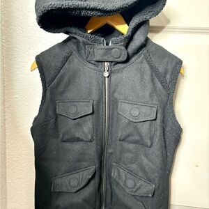 Oakley Vest